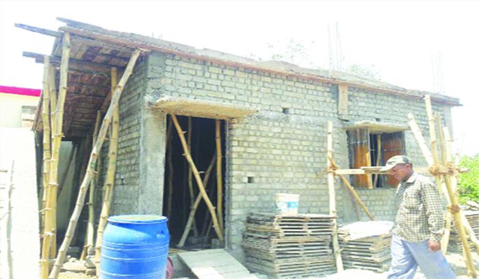 पीएम आवास निर्माण में अनियमितता