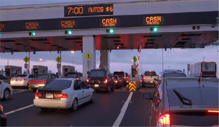 टोलकर्मियों के लिये लागू होगा ड्रेस कोड