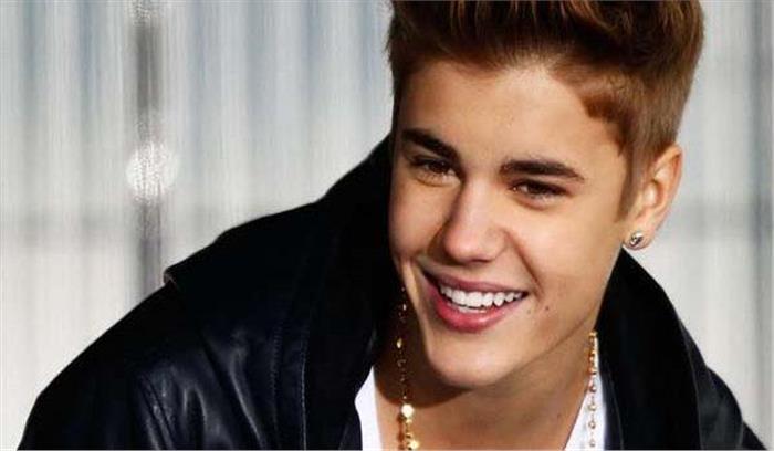 ड्राइविंग के दौरान फोन के इस्तेमाल के लिए बीबर पर लगाया जुर्माना