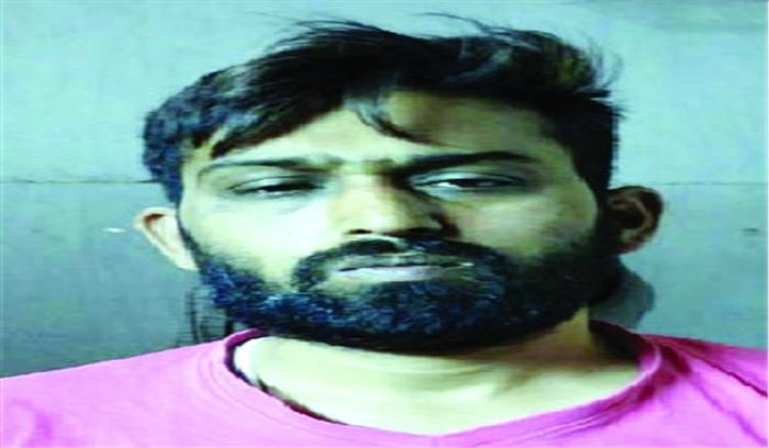 पेंटाजोसिन की शीशियां खपाने से पहले पकड़ा गया नशे का सौदागर