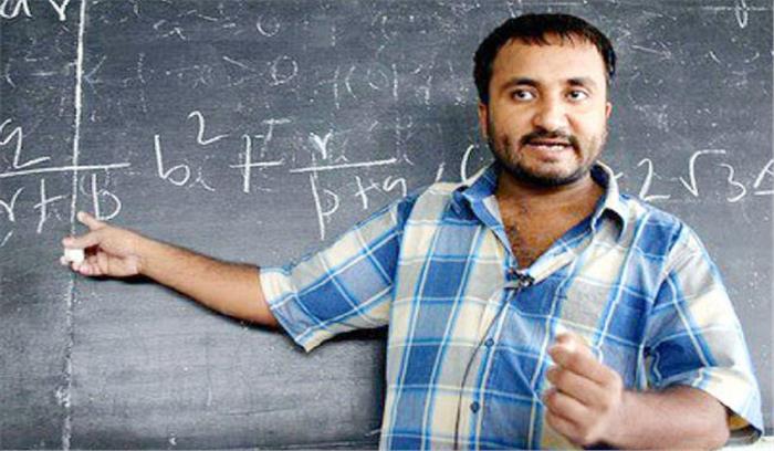 आनंद को मिला मालाबार ग्लोबल एजुकेशन अवार्ड