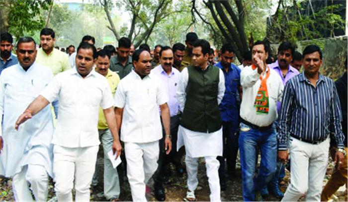 सेक्टर-54 डंपिंग ग्राउंड का विधायक ने किया निरीक्षण