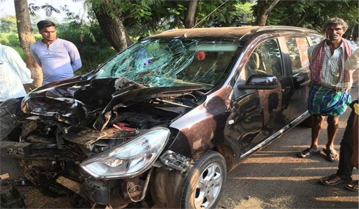 बाइक कार में भिड़ंत, 2 की मौत