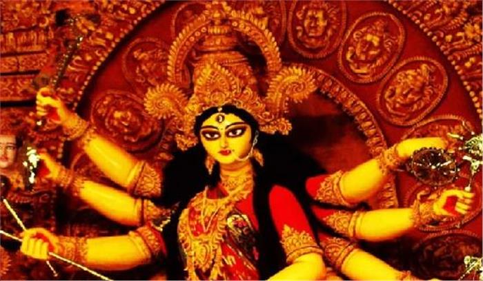 गुजरात में मां दुर्गा के लिए सजने लगे पंडाल