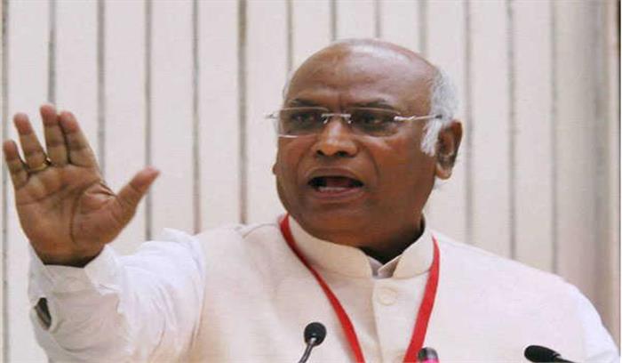 ई अहमद के निधन की संसदीय समिति से जांच कराने की मांग: कांग्रेस