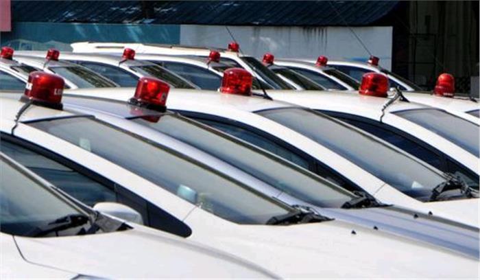 केरल : 4 मंत्रियों ने लाल बत्ती उतारी