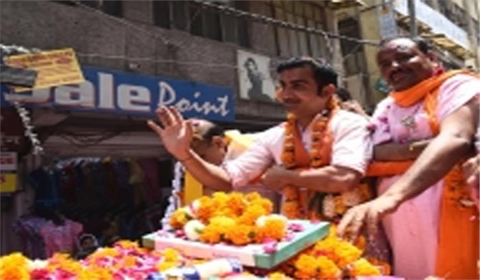 पूर्वी दिल्ली के भाजपा व आप प्रत्याशियों ने एक-दूसरे पर किया प्रहार