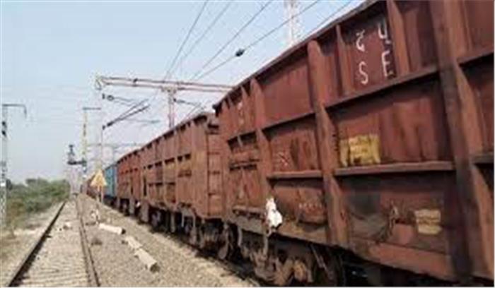 मंदी की मार से बुरी तरह प्रभावित हुई रेलवे की माल ढुलाई