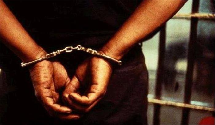 रेत खनन करने के आरोप में व्यक्ति गिरफ्तार