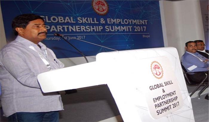 इंजीनियरिंग कॉलेज जबलपुर एवं उज्जैन को डीम्ड यूनिवर्सिटी बनाया जाएगा: दीपक जोशी