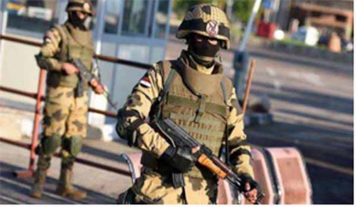 मिस्र: 3 संदिग्ध आतंकवादी ढेर, 10 गिरफ्तार मिस्र: 3 संदिग्ध आतंकवादी ढेर, 10 गिरफ्तार