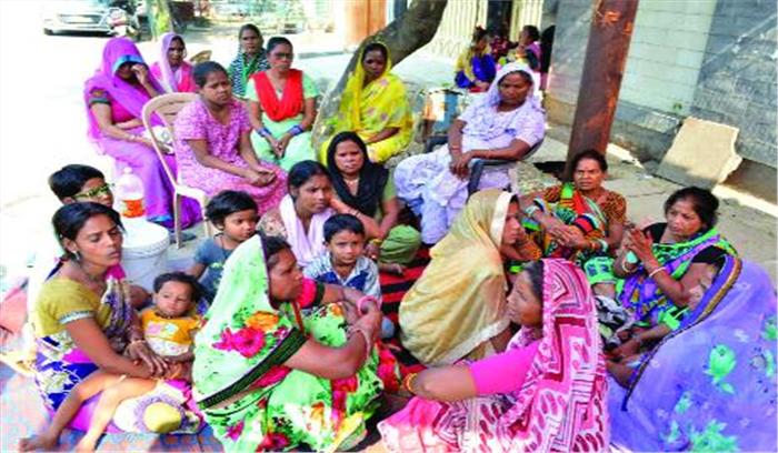 बुजुर्ग महिला की गला रेतकर हत्या