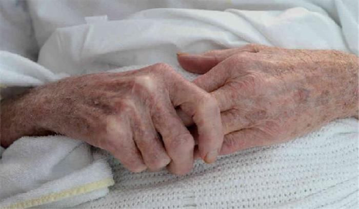 वृद्ध महिला की गला घोंटकर हत्या