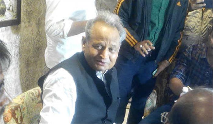 चुनावी लाभ के लिए मोदी कांग्रेस नेताओं पर लगा रहे है आरोप : गहलोत