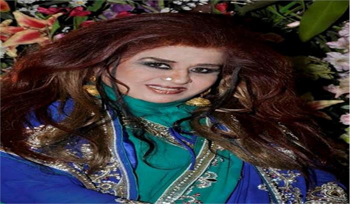 चुनाव प्रचार में नेताओं को आकर्षक दिखने के गुर बता रहीं हैं शहनाज