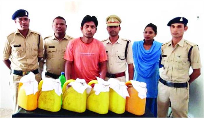 शराब के अवैध कारोबारियों पर पुलिस ने कसा शिकंजा शराब के अवैध कारोबारियों पर पुलिस ने कसा शिकंजा