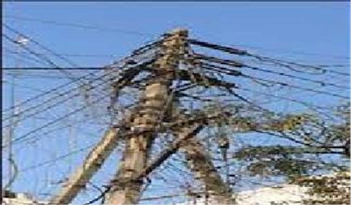 बिजली चोरी की सूचना मिलने पर की कारवाई