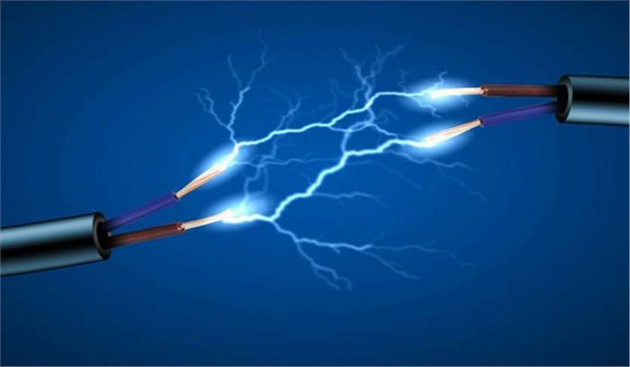 बिजली का करंट लगने से श्रमिक परिवार के तीन की मौत