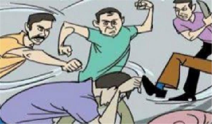 कर्मचारी से मारपीट के मामले में आरोपियों के खिलाफ मामला दर्ज