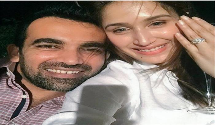 सगाई हुई ज़हीर खान और सागरिका घाटगे की, लोगों ने बधाई दे दी सागरिका घोष को