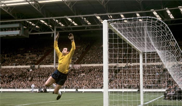 फुटबाल : इंग्लैंड के पूर्व गोलकीपर गॉर्डन बैंक्स का निधन