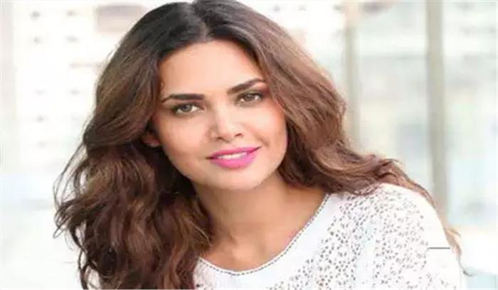 मैं अपना खाना खुद ही तैयार करती हूं : ईशा गुप्ता