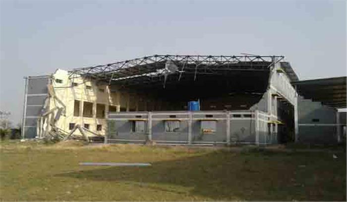 आंधी, तूफान ने मचाई तबाही, पांच करोड़ का स्टेडियम धराशाई
