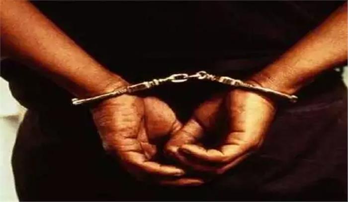 एटा पुलिस ने किया 2 इनामी वांछित बदमाशों को गिरफ्तार