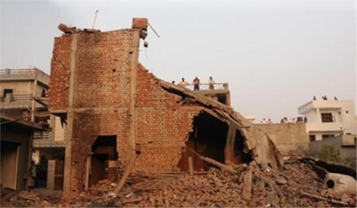 उप्र : एटा में पटाखा फैक्ट्री में विस्फोट, 6 मरे, कई घायल