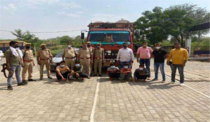 इटावा में डकैती का खुलासा, 5 बदमाश गिरफ्तार