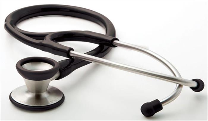 इटावा: सरकारी अस्पताल में हडकंप डाक्टरों का इस्तीफा