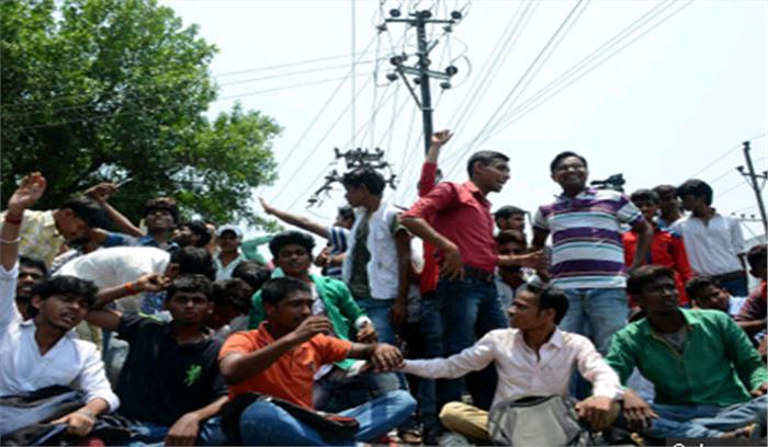 परीक्षाफल को लेकर छात्रों का हंगामा जारी : बिहार