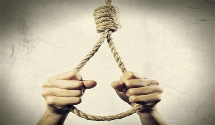 परीक्षा में असफल 3 छात्राओं ने लगाई फांसी