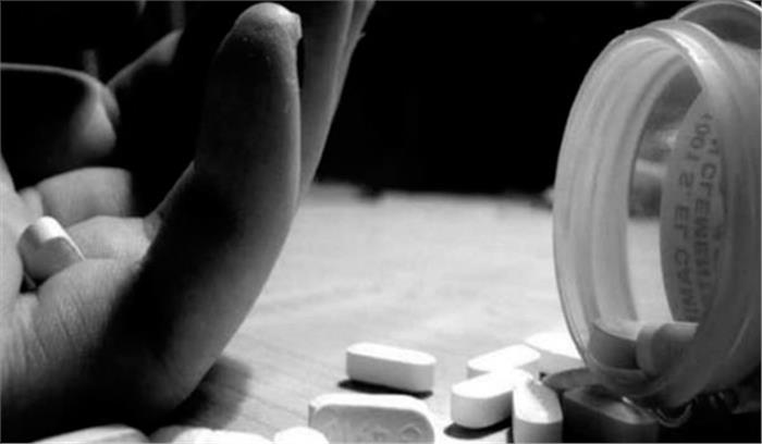 बारहवीं की परीक्षा में असफल रहने पर छात्रा ने की आत्महत्या बारहवीं की परीक्षा में असफल रहने पर छात्रा ने की आत्महत्या