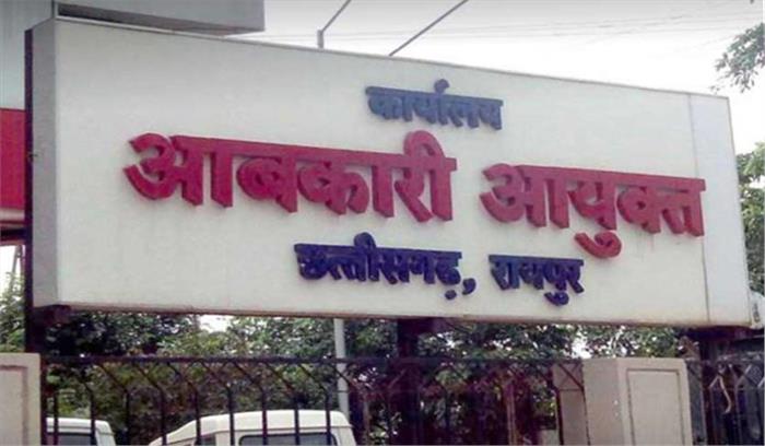 आबकारी विभाग की पांच जगहों पर छापेमारी, 9 लाख की शराब जब्त