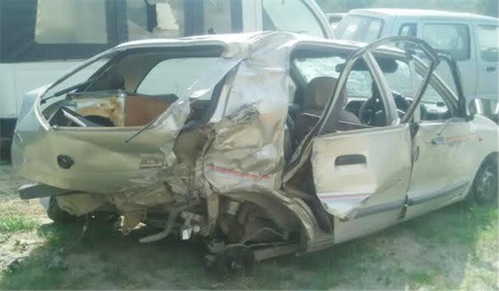 एक्सप्रेस-वे पर दर्दनाक हादसा युवती की मौत, कई घायल