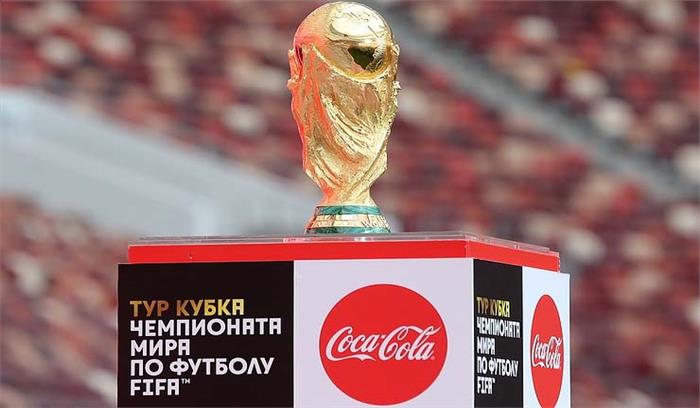 इतिहास के सबसे लंबे वैश्विक दौरे के बाद मॉस्को पहुंची फीफा विश्व कप की ट्रॉफी