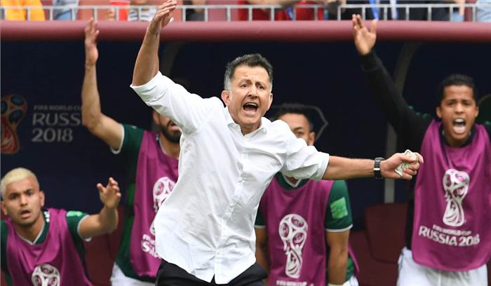 जर्मनी के खिलाफ जीत का मेरे माता-पिता को समर्पित : कोच जुआन ओसोरियो जर्मनी के खिलाफ जीत का मेरे माता-पिता को समर्पित : कोच जुआन ओसोरियो