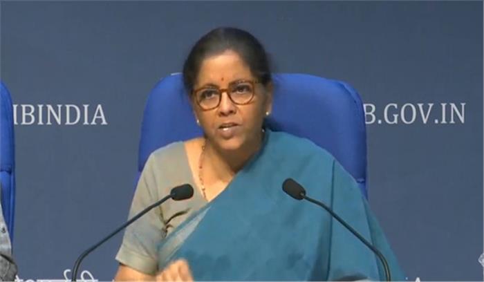 वित्त वर्ष 2020-21 के हरेक बजट अनुमान की समीक्षा करनी होगी : सीतारमण वित्त वर्ष 2020-21 के हरेक बजट अनुमान की समीक्षा करनी होगी : सीतारमण