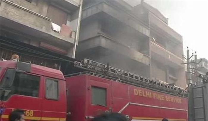 दिल्ली : नरेला औद्योगिक क्षेत्र में जूतों की फैक्टरी में लगी आग