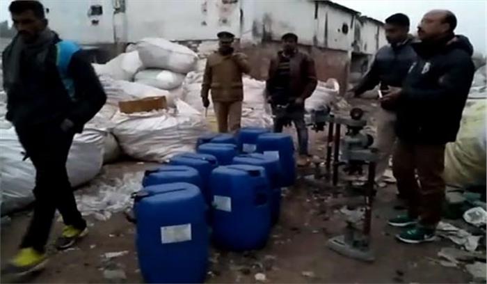 वडोदरा में नकली शराब बनाने वाली फैक्ट्री का भंडाफोड़,दो गिरफ्तार