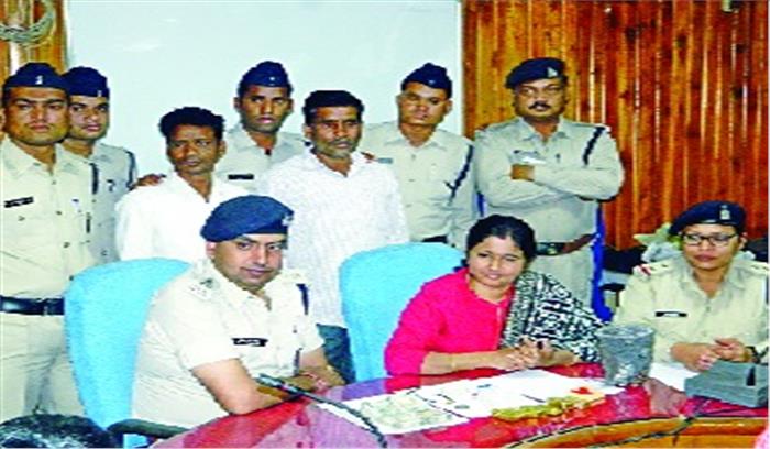 नकली सोना बेचने वाले गिरोह का पर्दाफाश