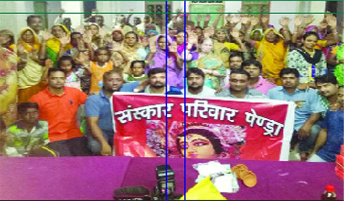 संस्कार परिवार ने बांटी बुजुर्गों के साथ दीवाली की खुशियां संस्कार परिवार ने बांटी बुजुर्गों के साथ दीवाली की खुशियां