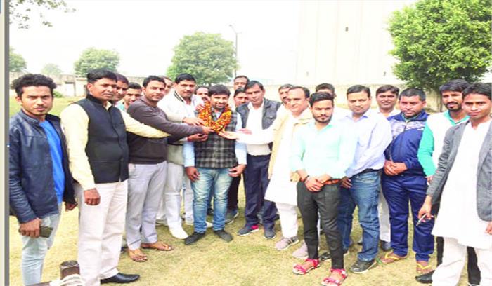 किसान व मजदूर के हक की लड़ाई लड़ेगा कामगार मोर्चा किसान व मजदूर के हक की लड़ाई लड़ेगा कामगार मोर्चा