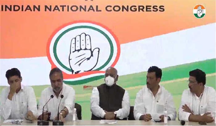 किसानों और महंगाई के मुद्दे पर सरकार कुछ भी सुनने को तैयार नहीं : कांग्रेस