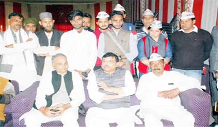 किसानों को बर्बाद कर देंगे नए कृषि कानून : संजय सिंह