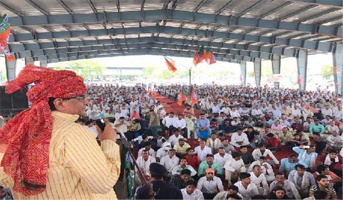 किसान और गांव को जोखिम फ्री बनाना है पहला लक्ष्य