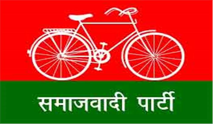 पार्टी में दरार से परेशान सपा कार्यकर्ता पार्टी में दरार से परेशान सपा कार्यकर्ता