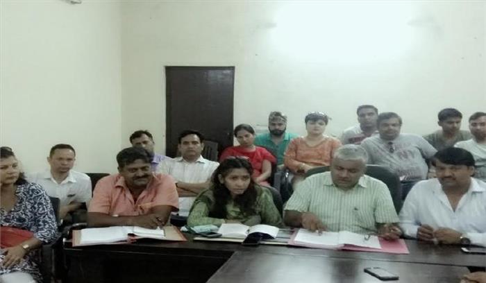 फीस वृद्वि को लेकर मुख्यमंत्री से मिले अभिभावक