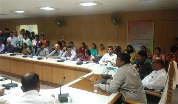 फीस वृद्धि को लेकर एडीएम ने स्कूल प्रबंधको साथ की बैठक